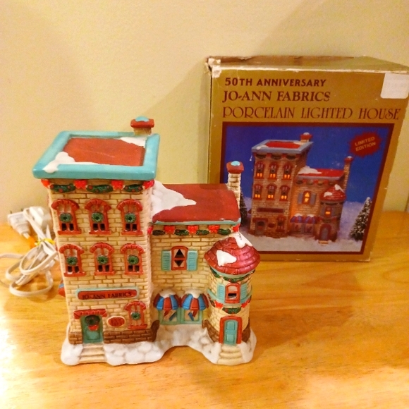 1993 Lighted Village Porcelain House JO-ANN FABRICS 50TH Anniversary Limited Edi - Picture 10 of 11